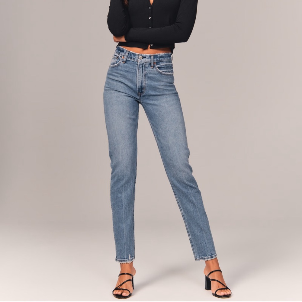 Abercrombie & Fitch The Mom High Rise Light Wash Denim Jean Size 6 - Picture 2 of 16